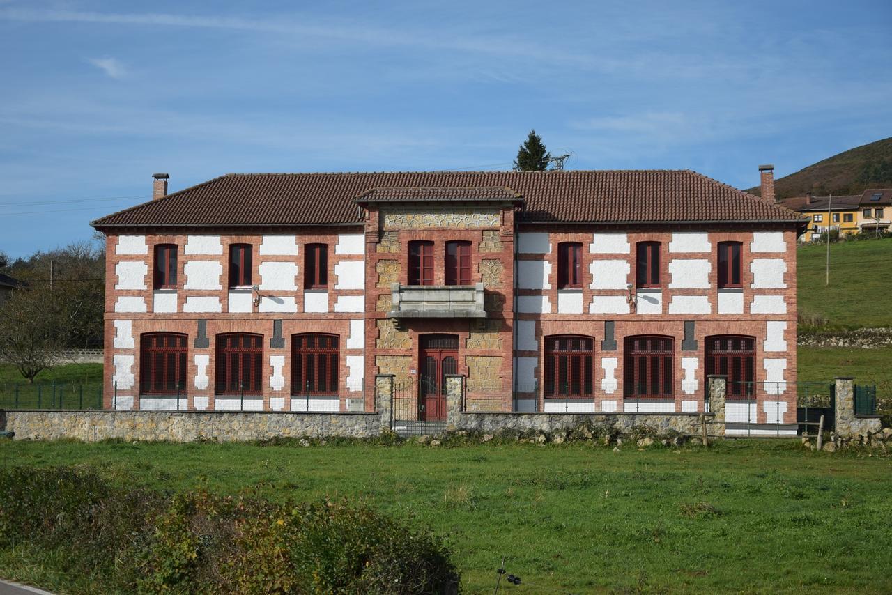 Albergue Familiar De Pintueles Piloña Kültér fotó